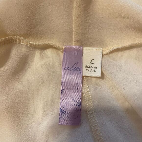 Alya Women’s Large Cream Sheer Cover Up w/ Crochet Sleeves - Picture 6 of 6